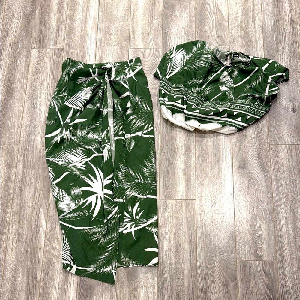 SHEIN Green and White Palm Print Skirt Set